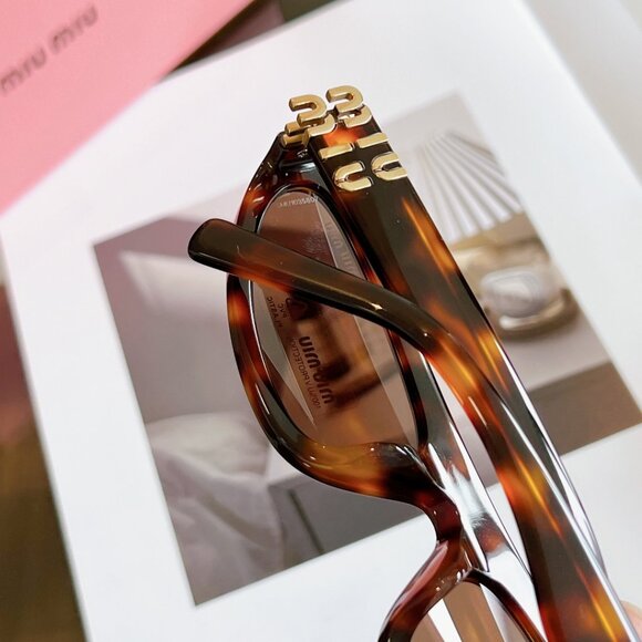 ?✨miumiu  sunglasses main image 6